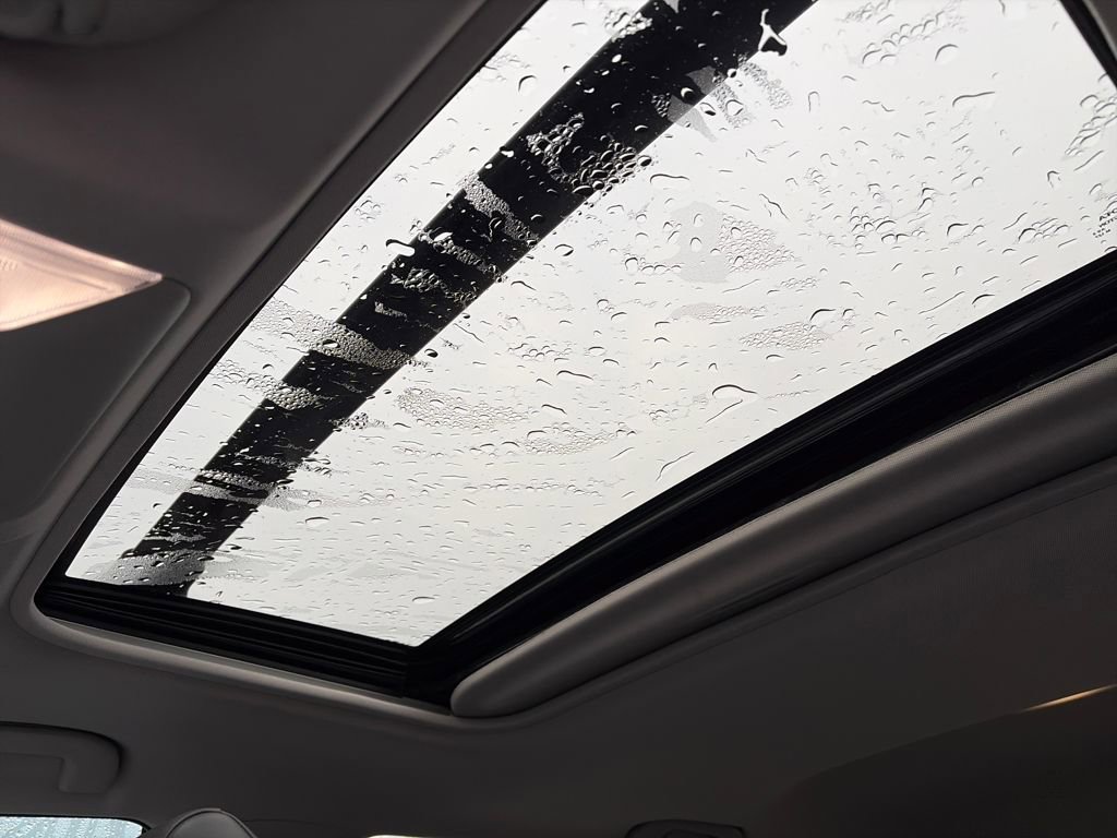 Used 2022 Toyota RAV4 XLE Premium image 29