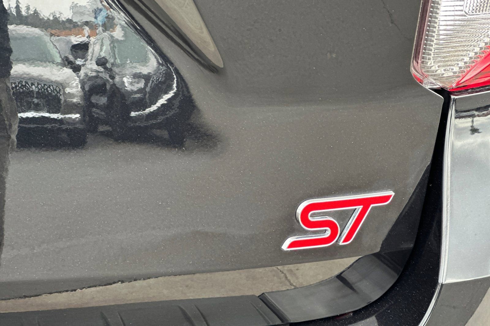 Certified 2023 Ford Explorer ST w/ Equipment Group 401A image 28