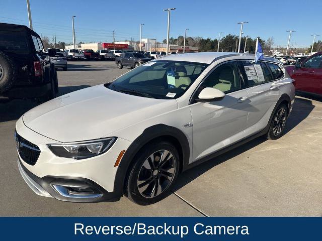 Used 2019 Buick Regal Essence w/ Sights and Sounds Package image 3