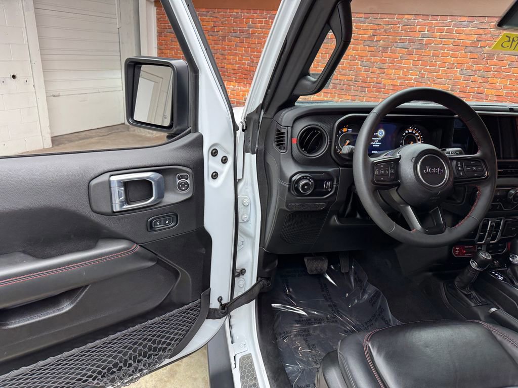 Used 2024 Jeep Wrangler Unlimited Rubicon AWD/4WD image 11