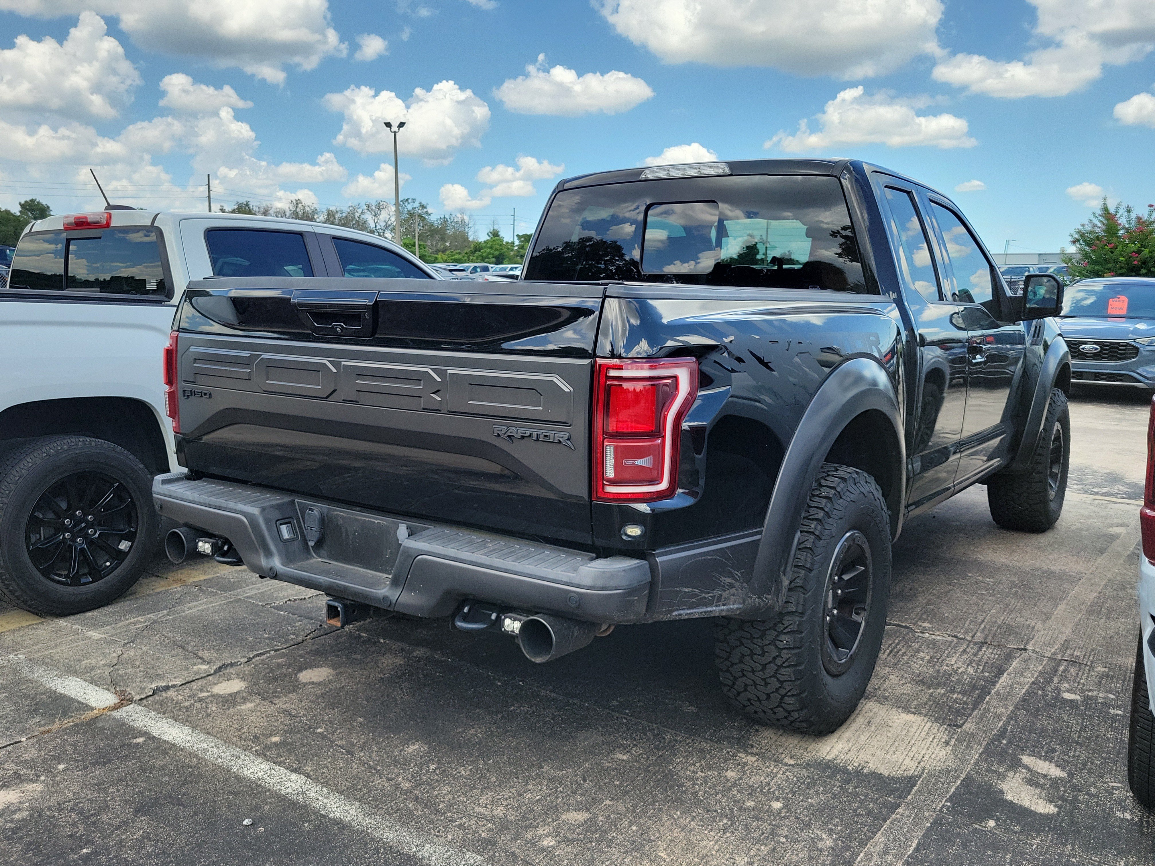 Certified 2017 Ford F150 Raptor w/ Equipment Group 802A Luxury AWD/4WD image 5