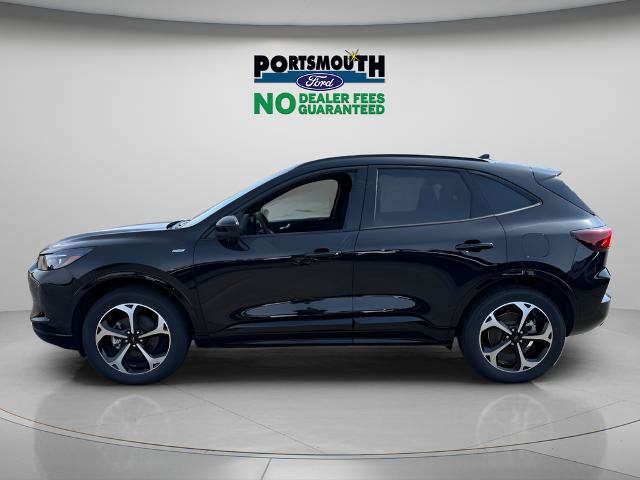 Certified 2025 Ford Escape ST-Line Elite w/ Class II Trailer Tow Package AWD/4WD image 2