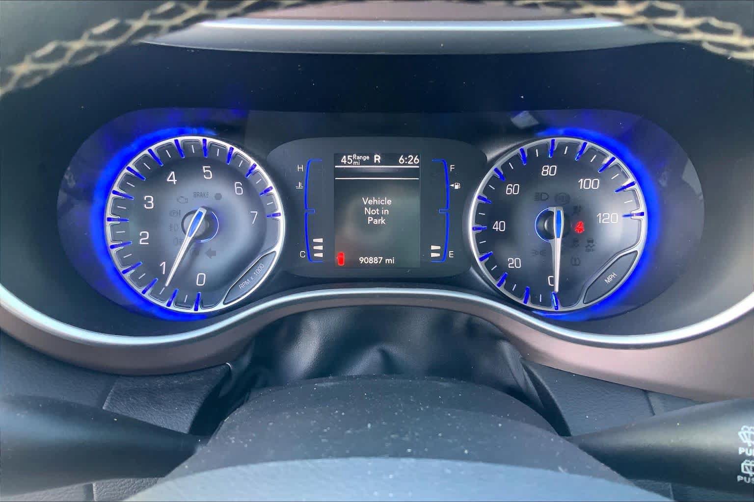 Used 2022 Chrysler Voyager LX FWD image 24