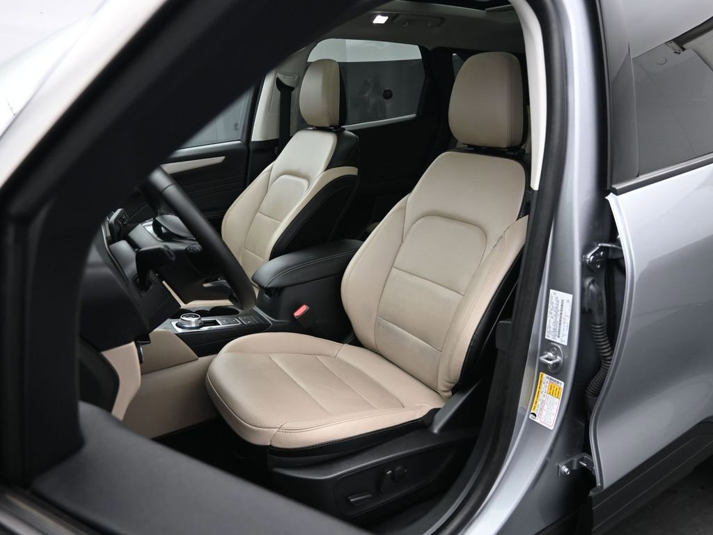 Certified 2022 Ford Escape SEL image 36