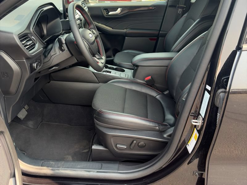 Certified 2026 Ford Escape ST-Line AWD/4WD image 10