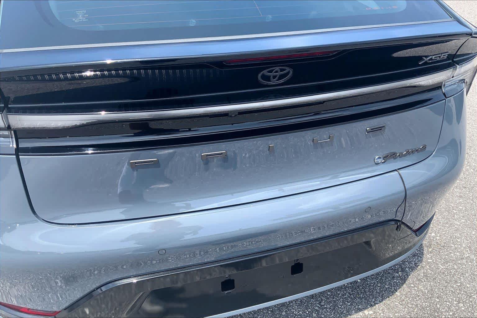 Used 2024 Toyota Prius Prime Premium FWD image 31