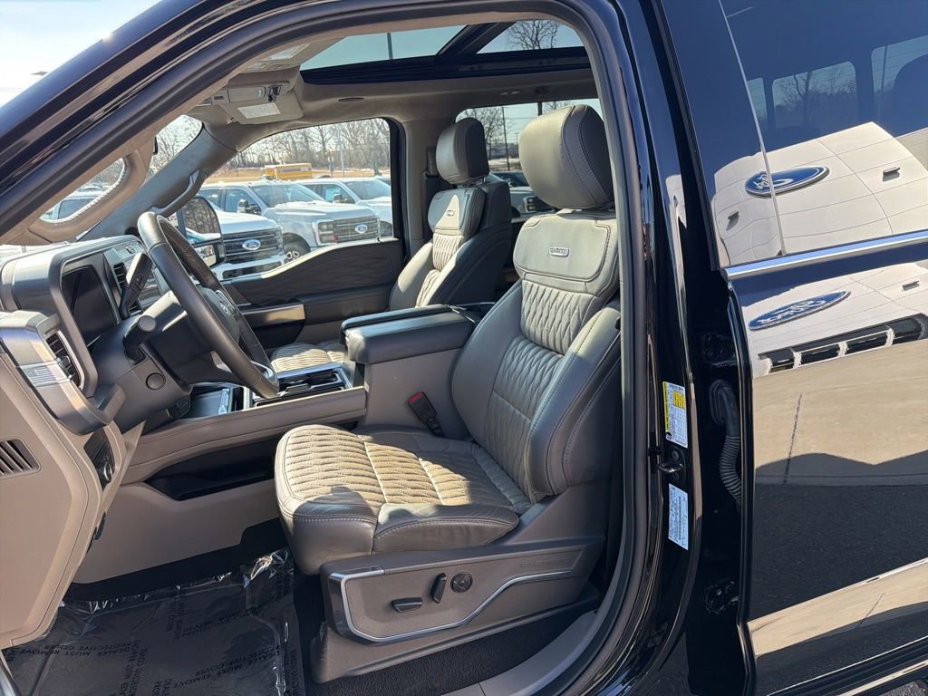 Certified 2025 Ford F450 Platinum w/ Platinum Plus Package image 11