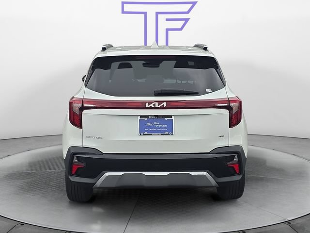 Used 2024 Kia Seltos EX AWD/4WD image 4