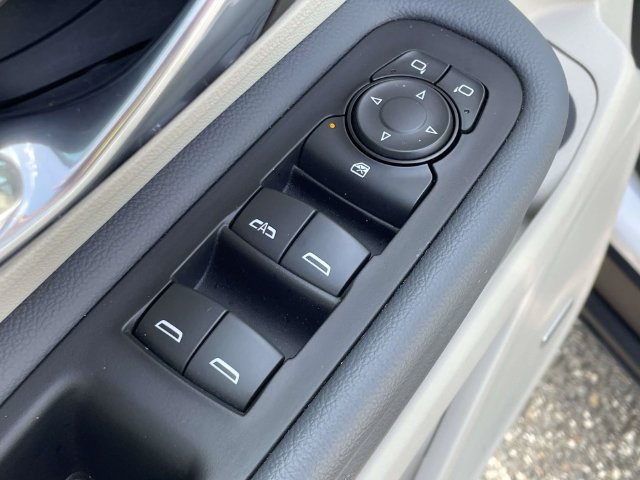 Used 2024 GMC Terrain Denali AWD/4WD image 17