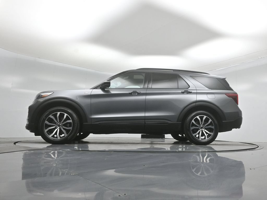 Certified 2022 Ford Explorer ST-Line w/ Class IV Trailer Tow Package AWD/4WD image 3