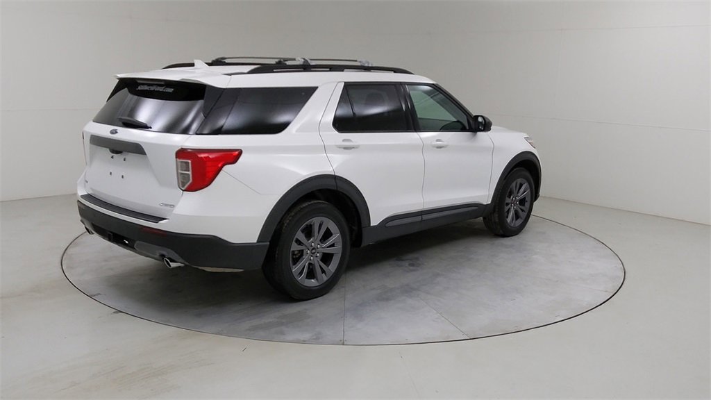Certified 2023 Ford Explorer XLT w/ Equipment Group 202A image 15