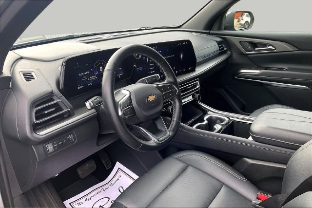 Used 2025 Chevrolet Traverse LT AWD/4WD image 15