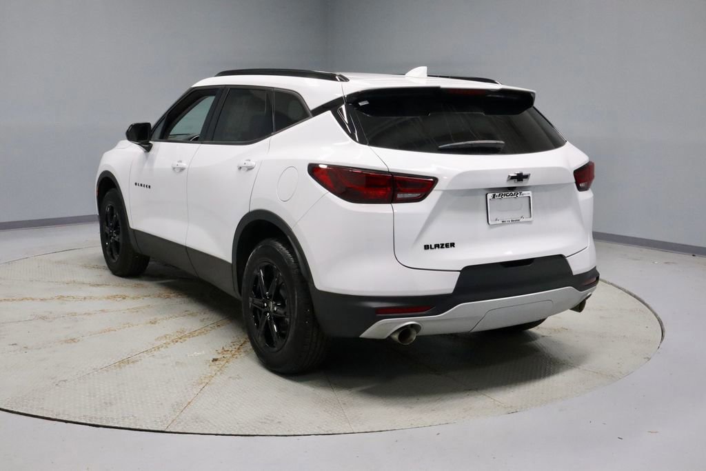 Used 2024 Chevrolet Blazer LT w/ Convenience Package image 3