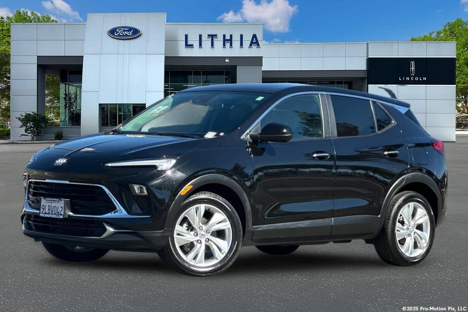 Used 2024 Buick Encore GX Preferred FWD image 1