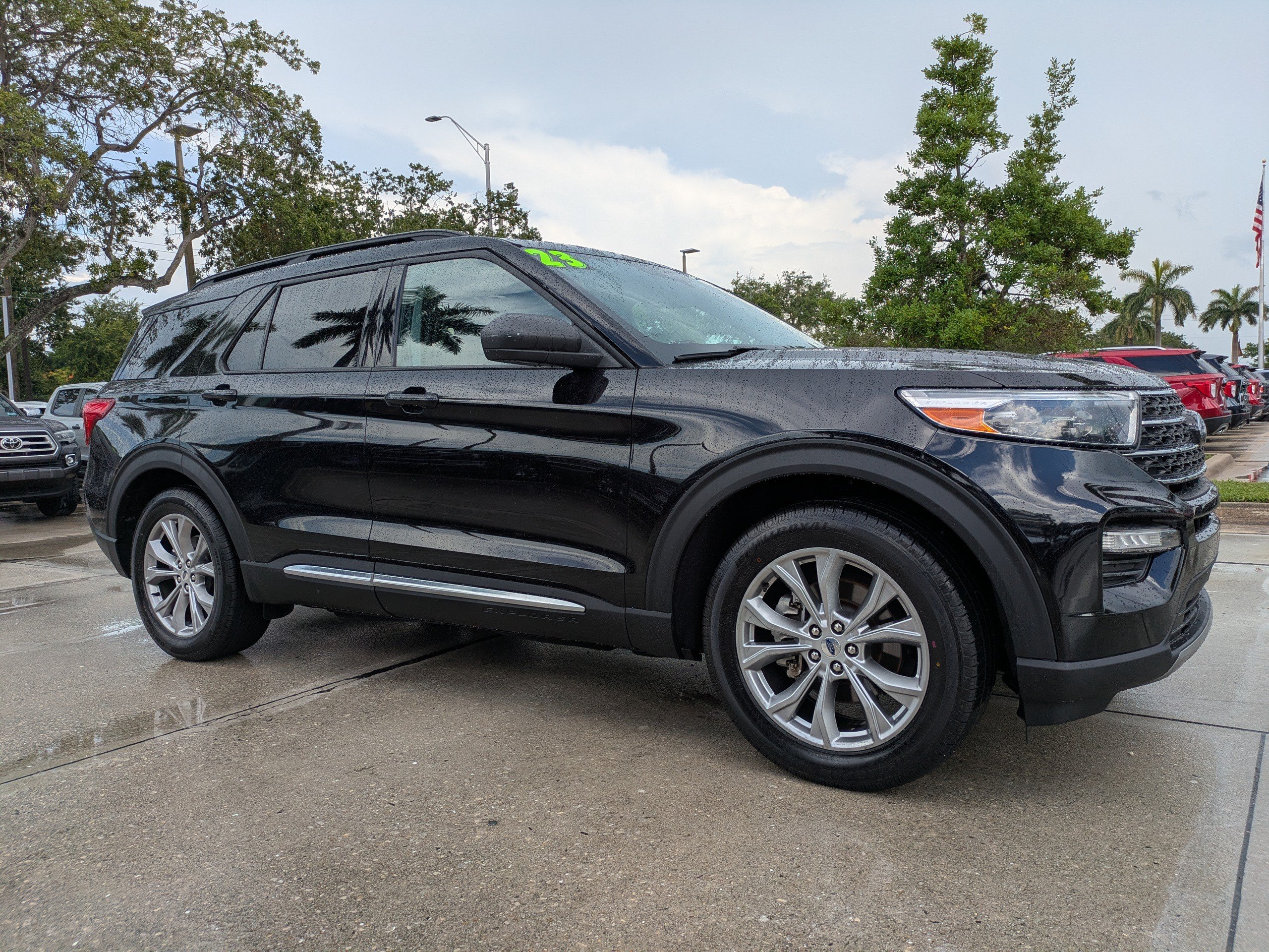 Certified 2023 Ford Explorer XLT w/ Equipment Group 202A RWD image 2