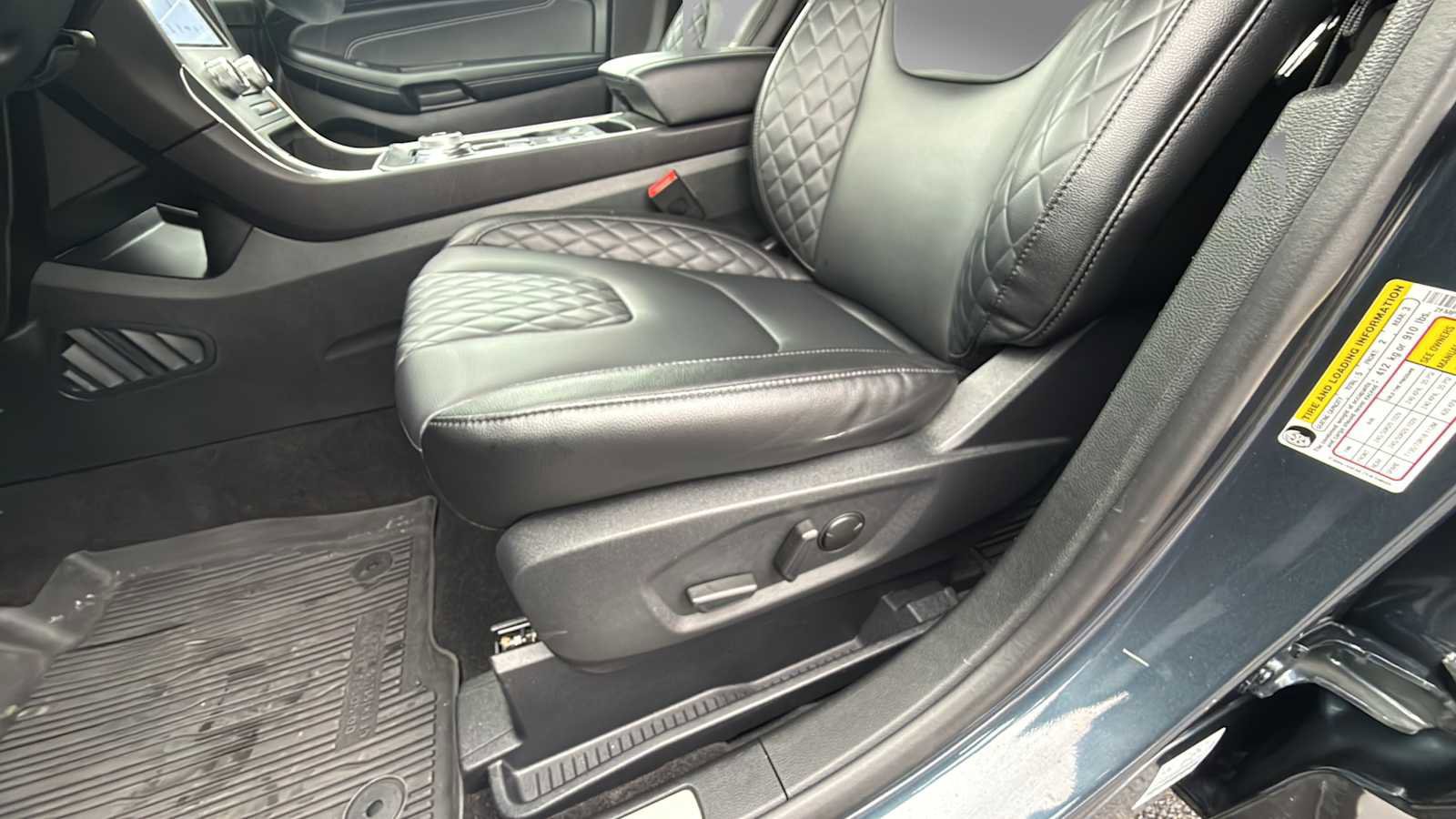 Certified 2024 Ford Edge Titanium image 16