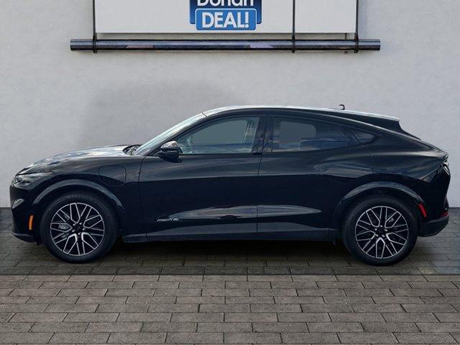 Certified 2025 Ford Mustang Mach-E Premium AWD/4WD image 6