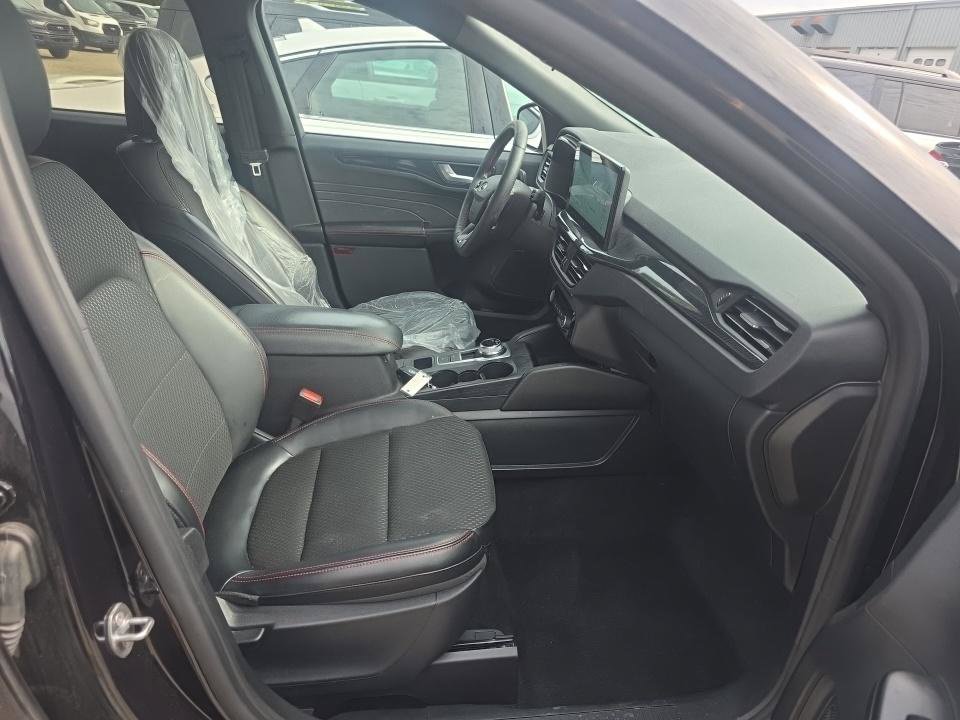 Certified 2024 Ford Escape ST-Line w/ Tech Pack #1 AWD/4WD image 7
