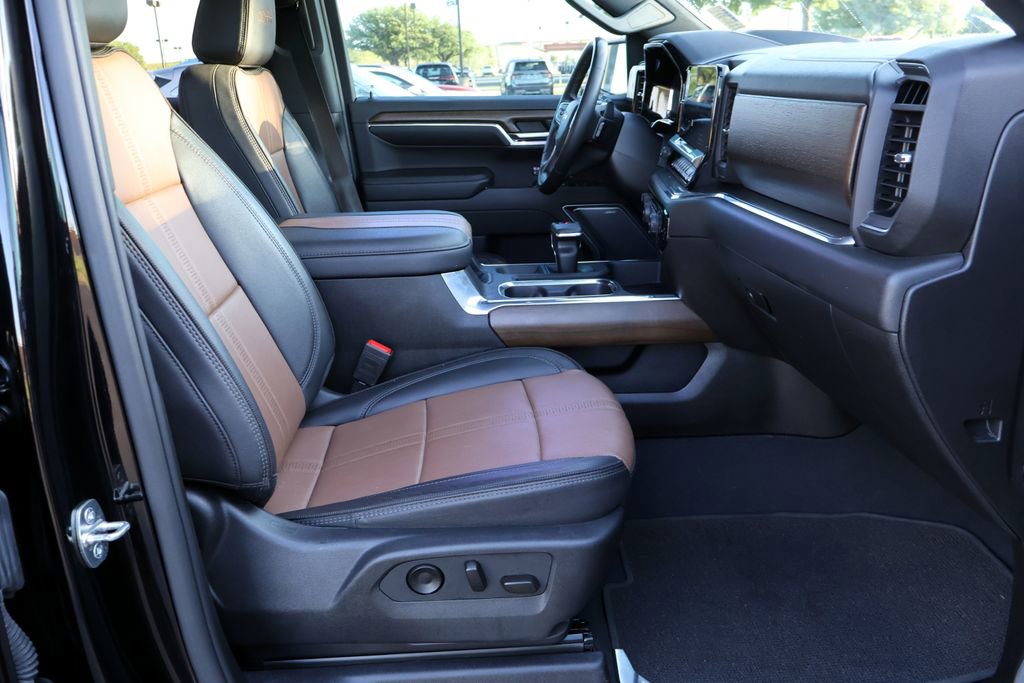 Used 2023 Chevrolet Silverado 1500 High Country w/ Technology Package image 26