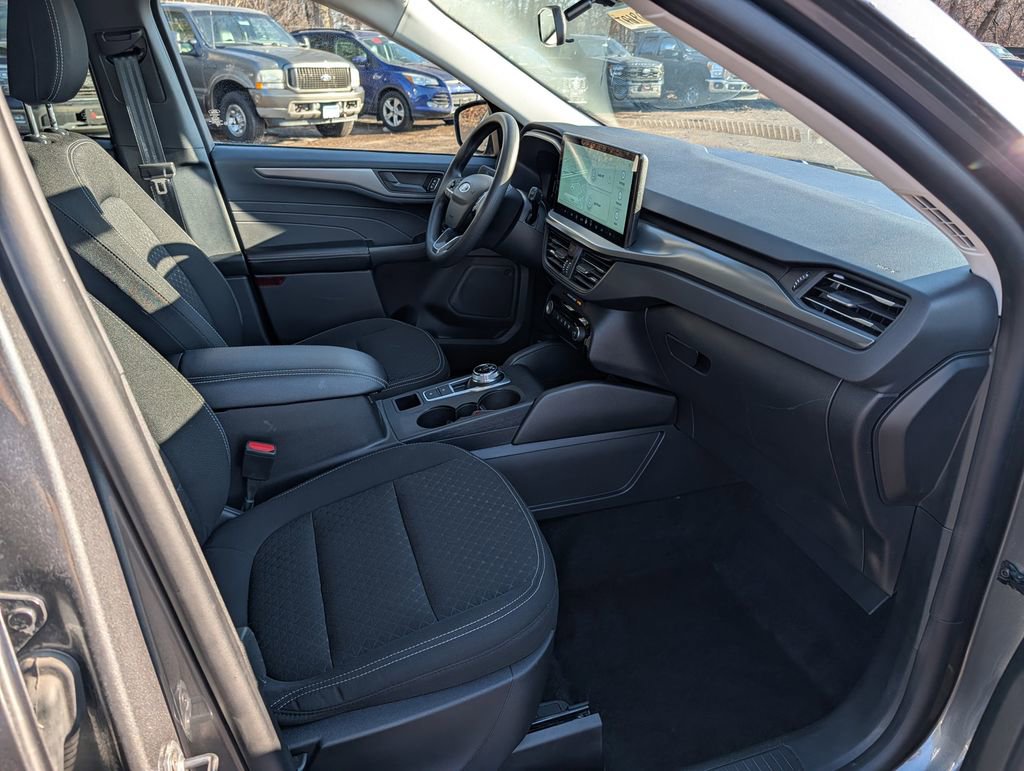 Certified 2025 Ford Escape Active w/ Tech Pack #1 AWD/4WD image 8