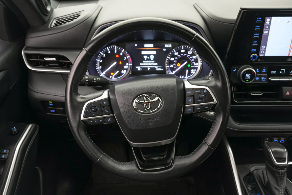 Used 2022 Toyota Highlander XSE AWD/4WD image 13