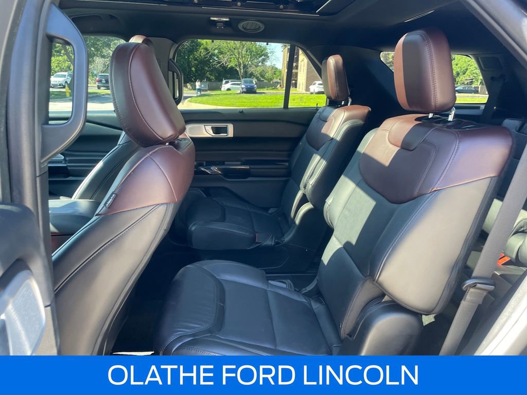 Certified 2023 Ford Explorer Platinum w/ Technology Package AWD/4WD image 22