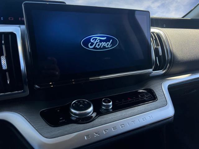 Certified 2025 Ford Expedition Platinum w/ Driver's Package AWD/4WD image 12