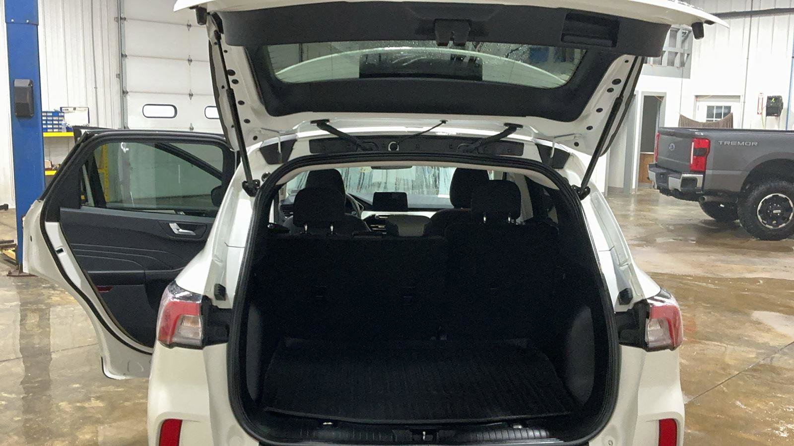 Certified 2021 Ford Escape SE w/ Cold Weather Package image 18