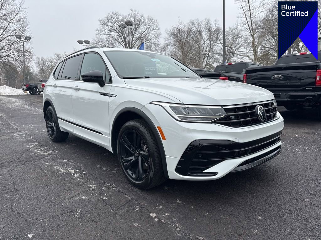 Used 2024 Volkswagen Tiguan SE R-Line image 1