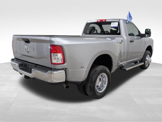 Used 2024 RAM 3500 Tradesman w/ Chrome Appearance Group AWD/4WD image 17