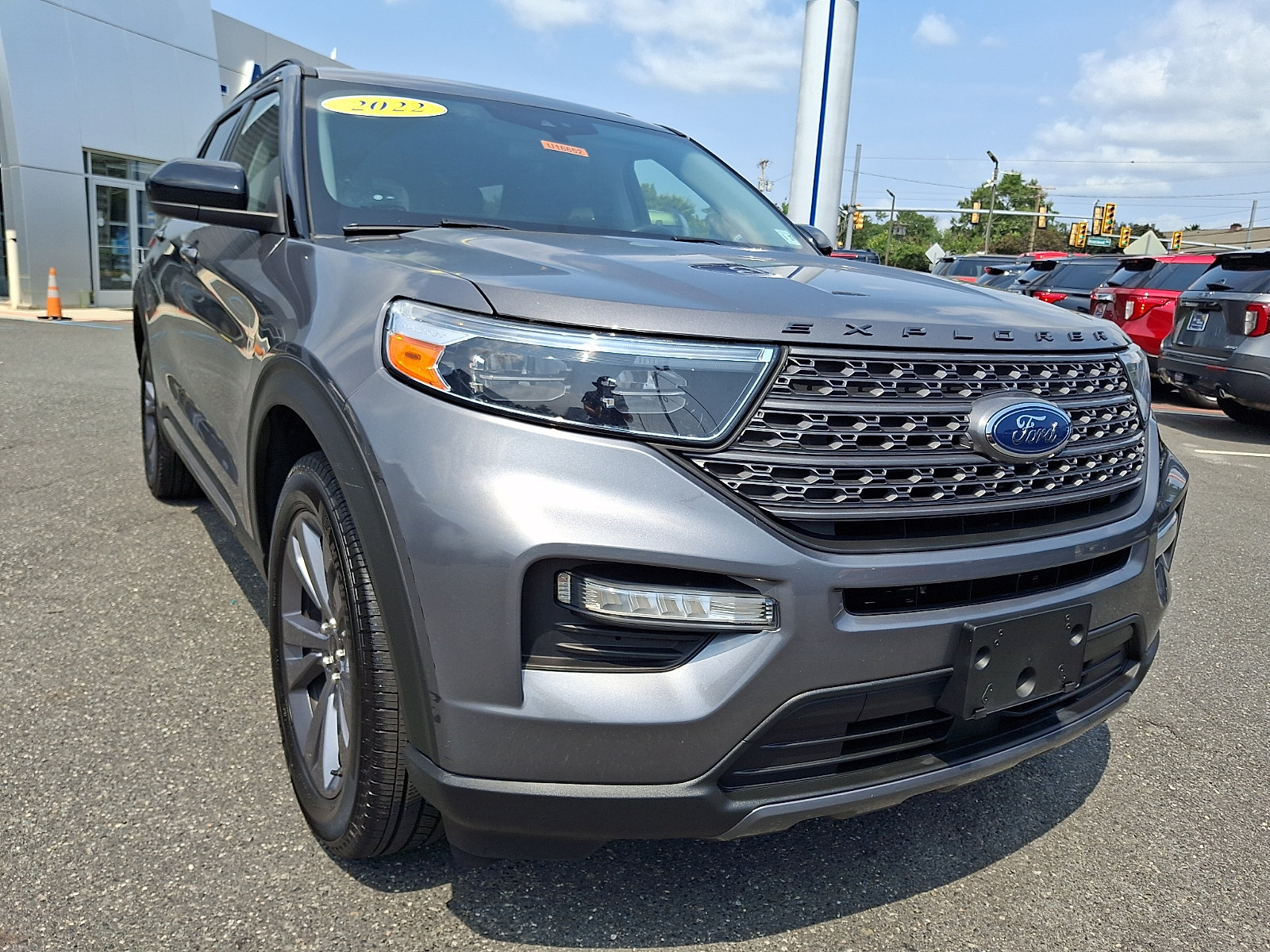 Certified 2022 Ford Explorer XLT w/ Equipment Group 202A AWD/4WD image 2