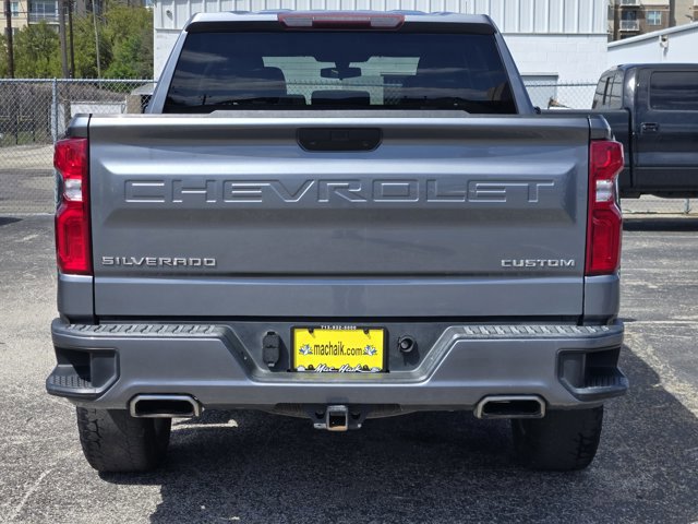 Used 2020 Chevrolet Silverado 1500 Custom w/ Custom Value Package image 3