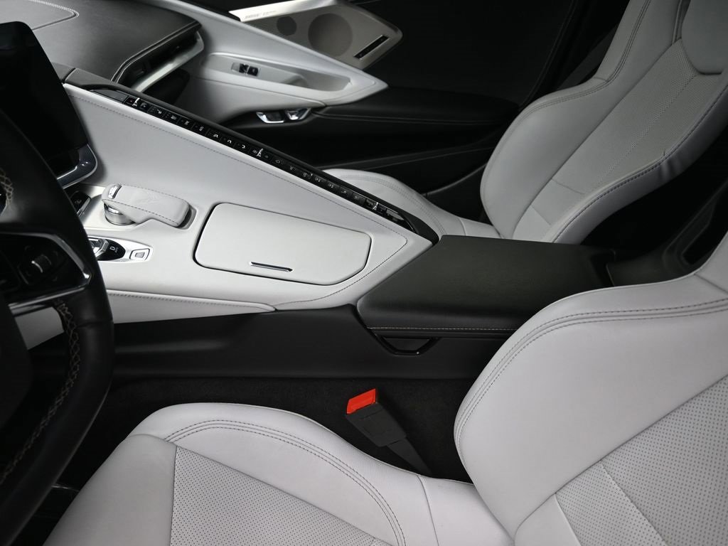 Used 2024 Chevrolet Corvette Stingray Preferred Cpe w/ 2LT image 24