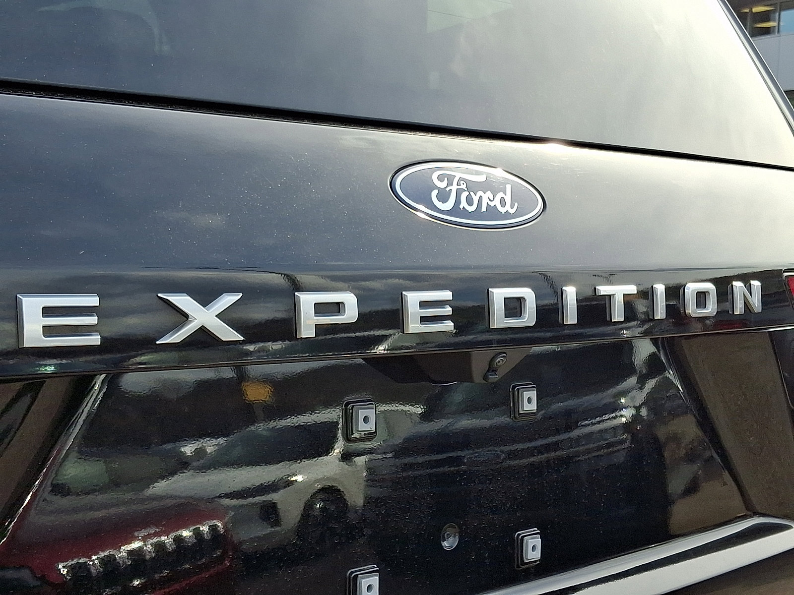 Certified 2025 Ford Expedition Platinum w/ Driver's Package AWD/4WD image 30