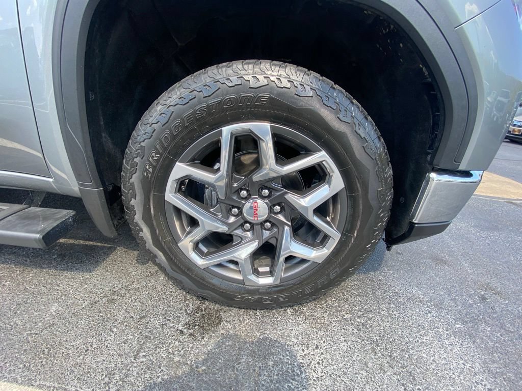 Used 2024 GMC Sierra 1500 SLT w/ SLT Convenience Package AWD/4WD image 31