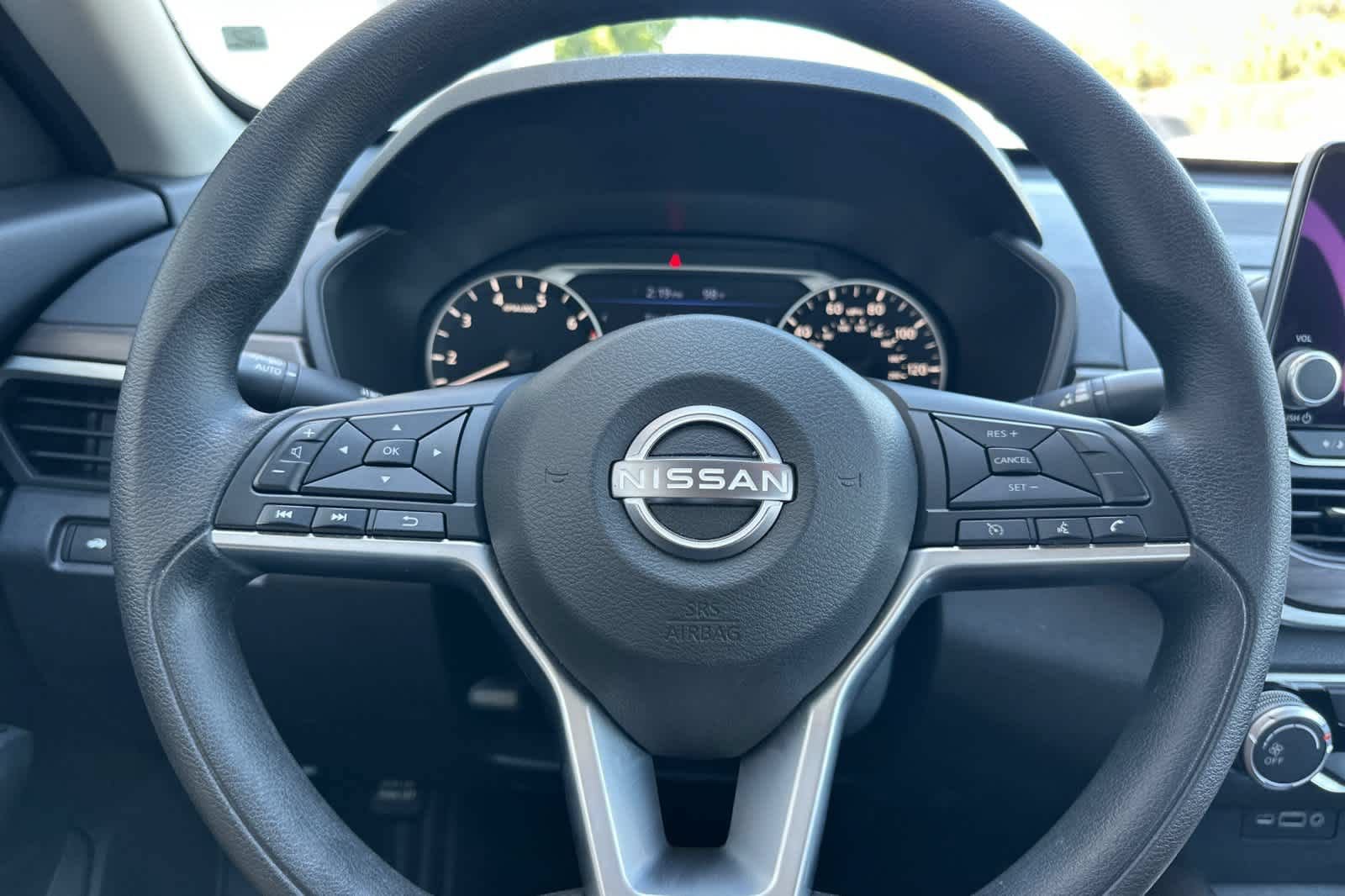 Used 2025 Nissan Altima 2.5 SV FWD image 22
