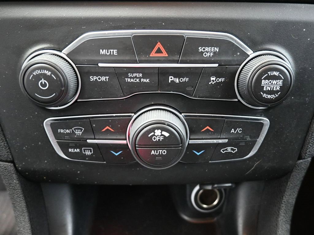 Used 2019 Dodge Charger R/T w/ Blacktop Package image 26