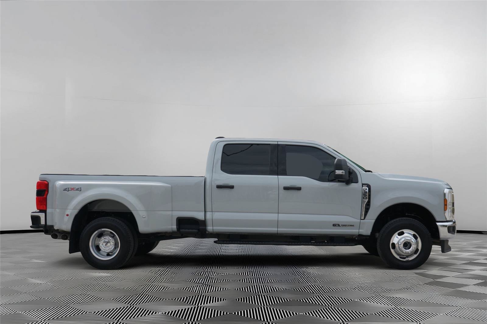 Certified 2025 Ford F350 XLT w/ 360-Degree Camera Package AWD/4WD image 4