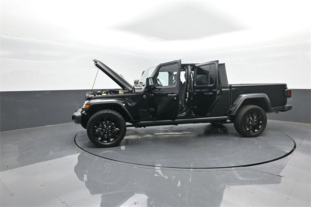 Used 2024 Jeep Gladiator Sport image 43