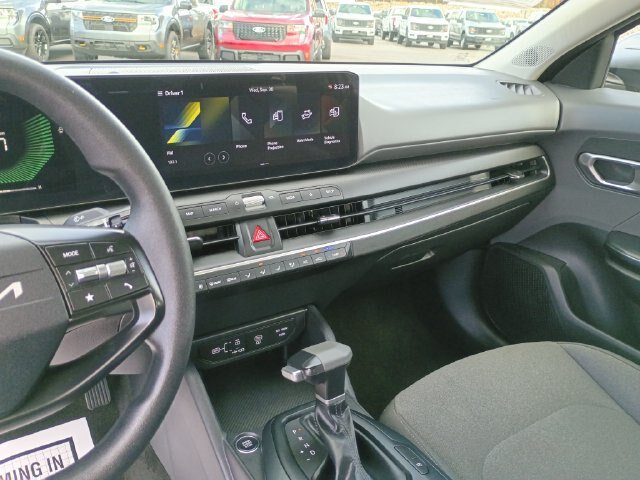 Used 2025 Kia K4 FWD image 17