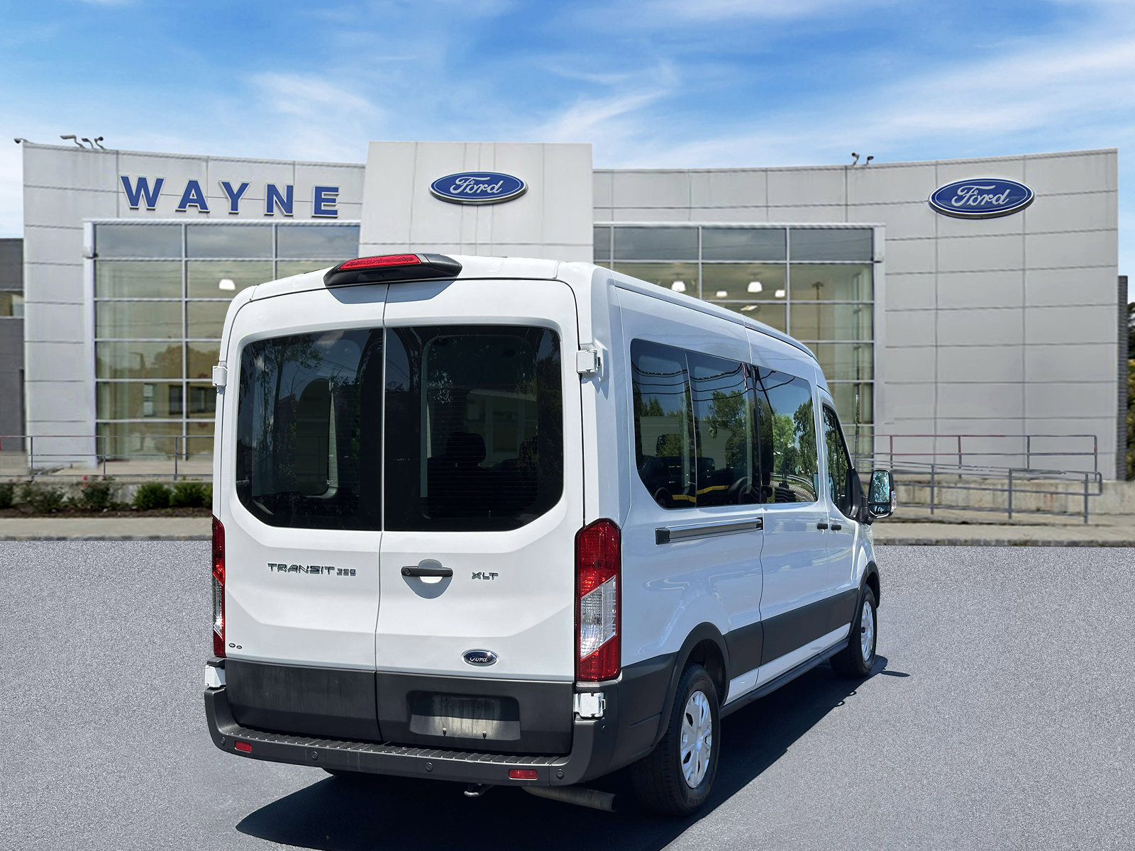 Certified 2023 Ford Transit 350 XLT RWD image 5