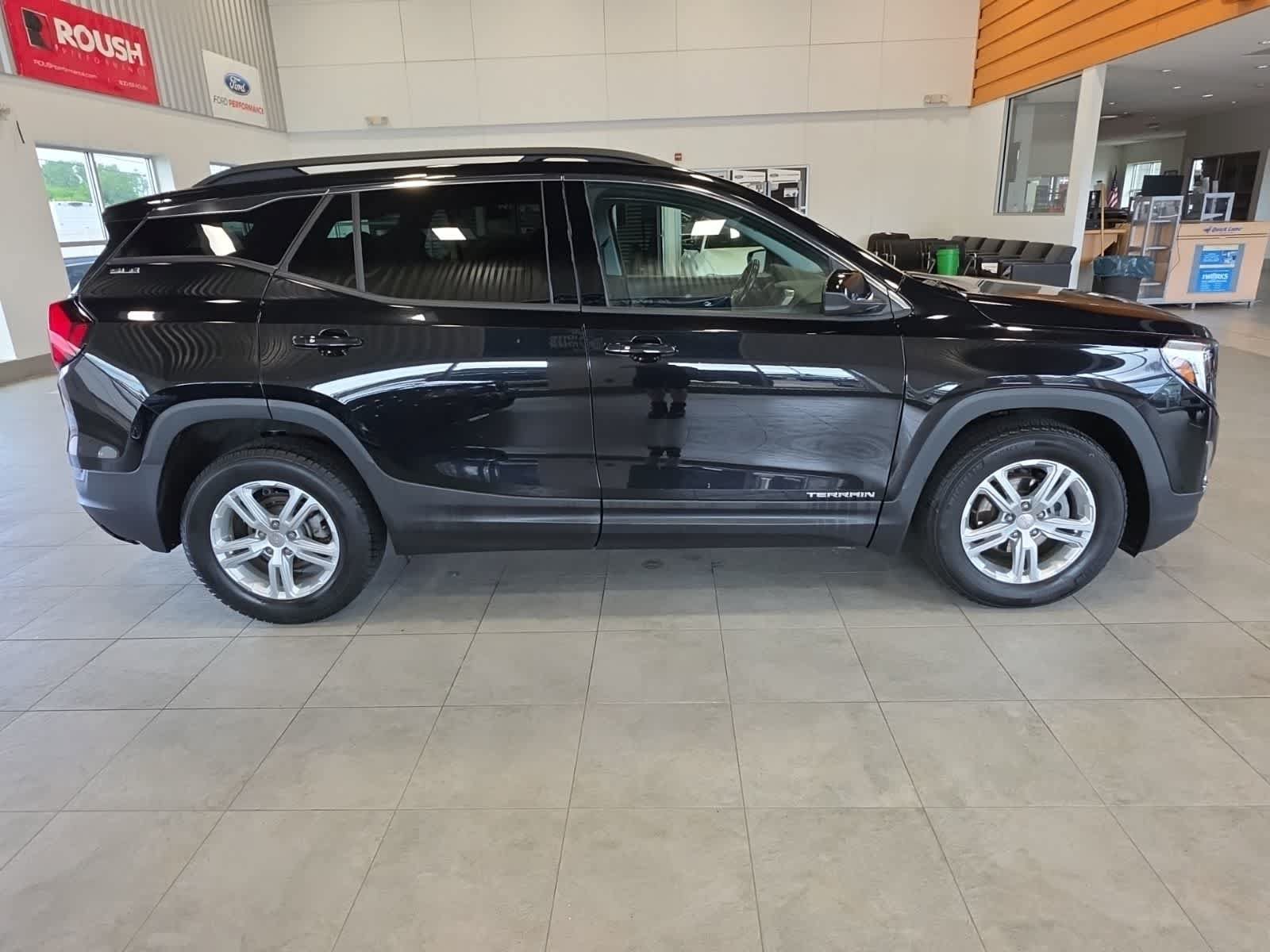 Used 2020 GMC Terrain SLE w/ Driver Convenience Package FWD image 6