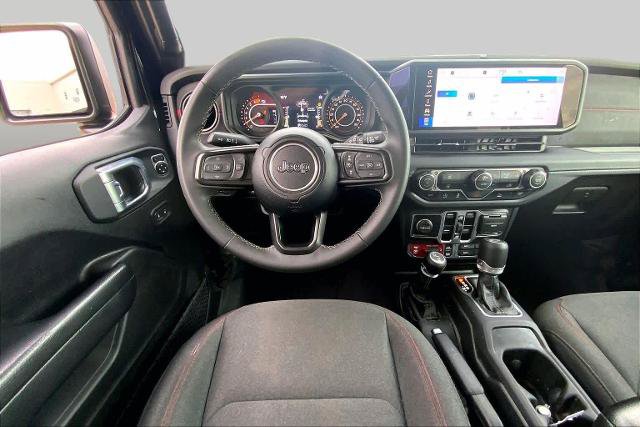 Used 2025 Jeep Wrangler Unlimited Rubicon AWD/4WD image 6