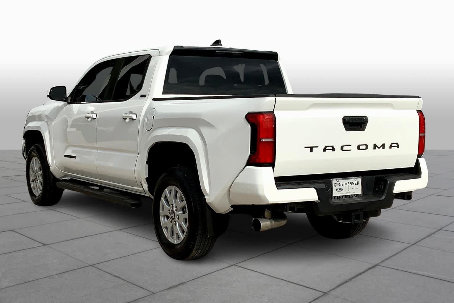 Used 2024 Toyota Tacoma SR5 RWD image 12