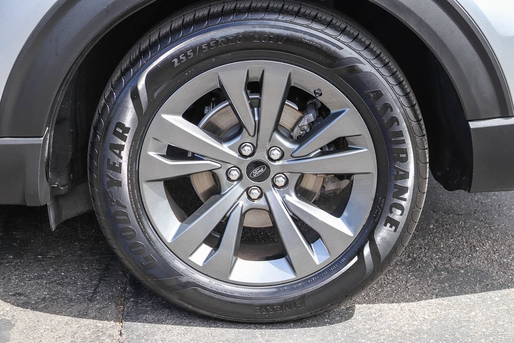 Certified 2021 Ford Explorer XLT w/ Equipment Group 202A RWD image 15