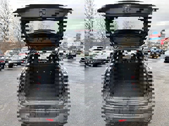 Used 2025 Nissan Kicks SV image 10