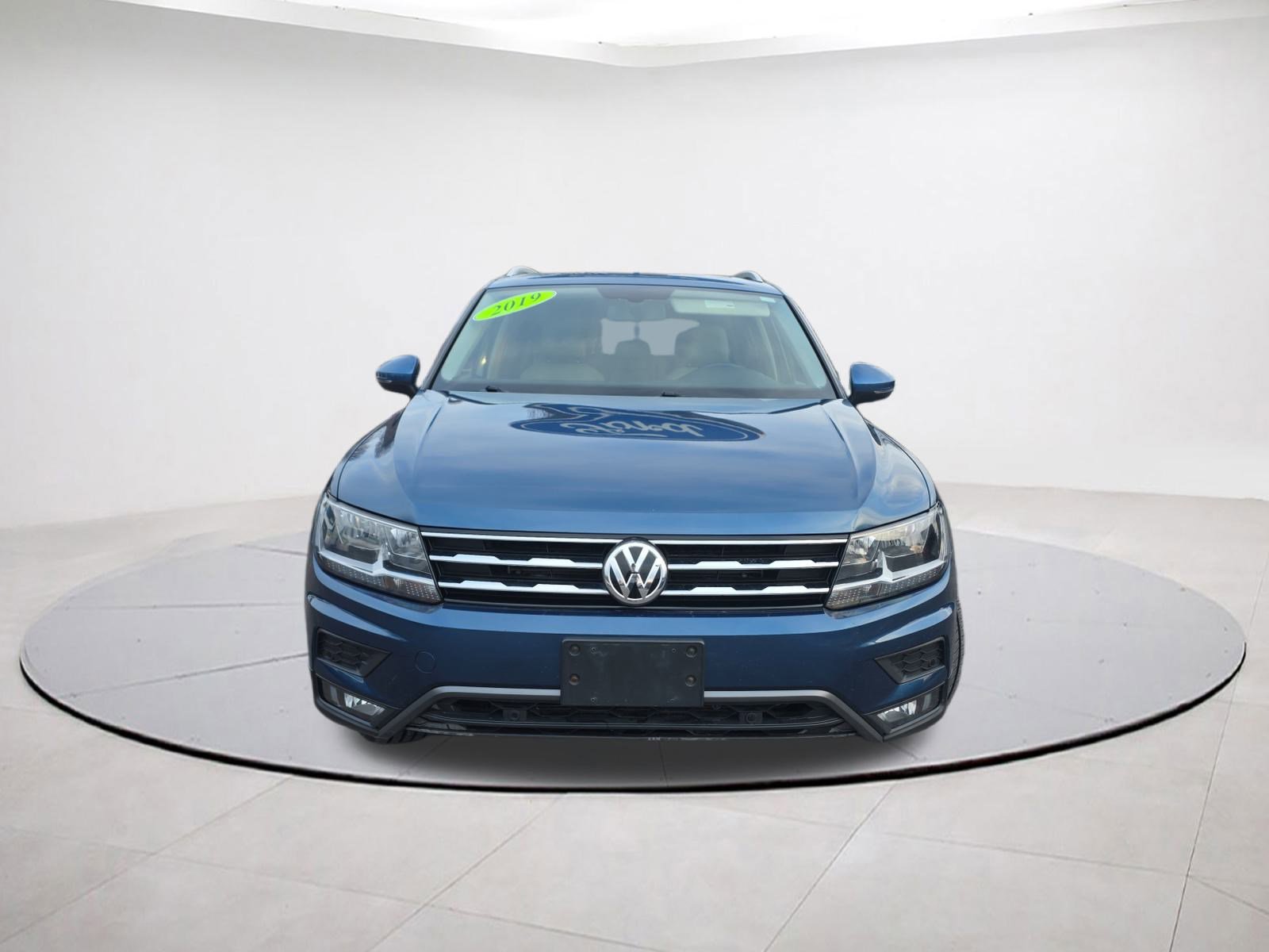 Used 2019 Volkswagen Tiguan SEL w/ 3rd Row Seat Package image 2