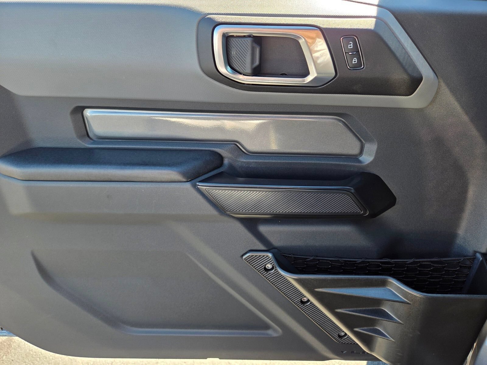 Certified 2024 Ford Bronco Black Diamond AWD/4WD image 16