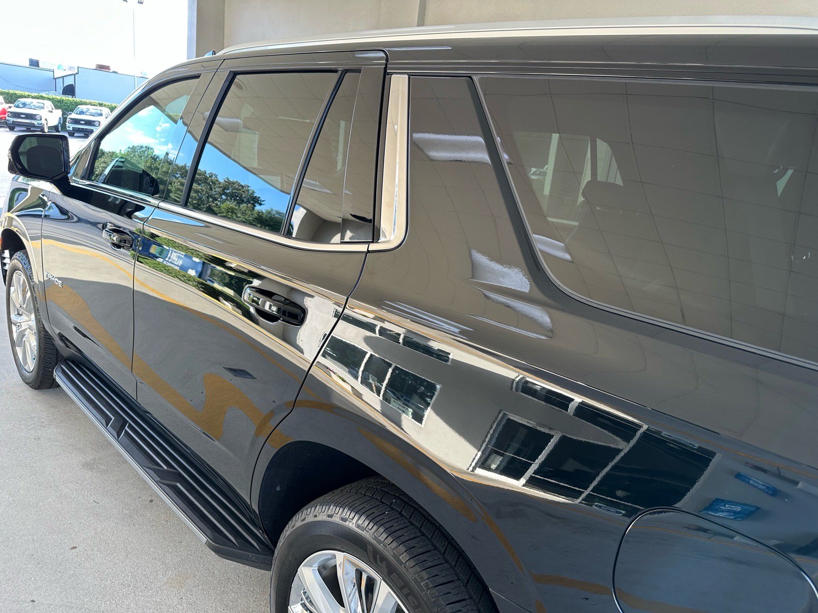 Used 2022 Chevrolet Tahoe LT w/ Luxury Package RWD image 11