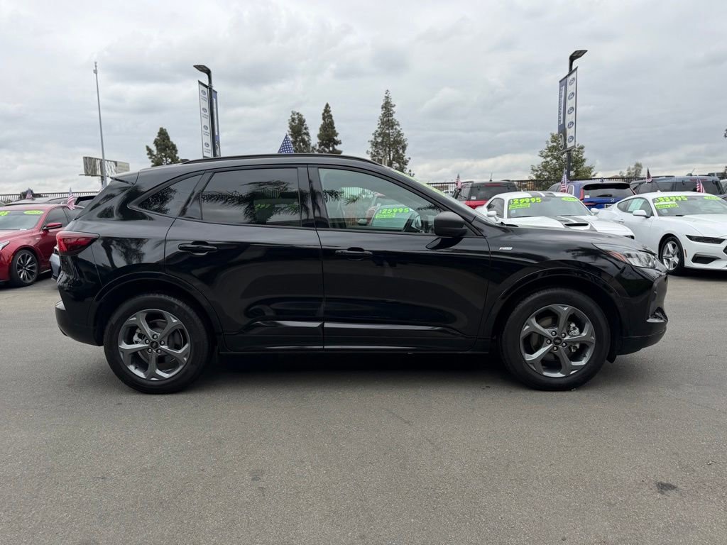 Certified 2023 Ford Escape ST-Line AWD/4WD image 12